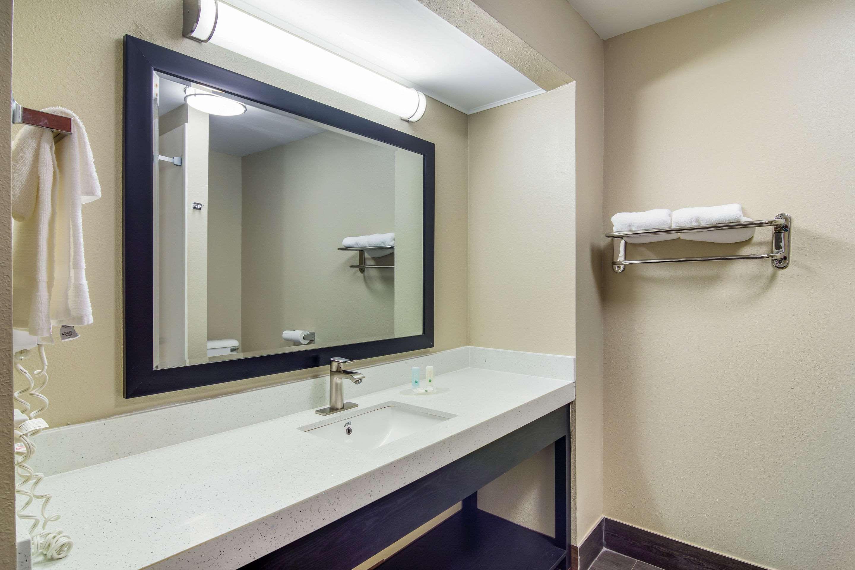 Quality Inn & Suites Canton, Ga Zewnętrze zdjęcie